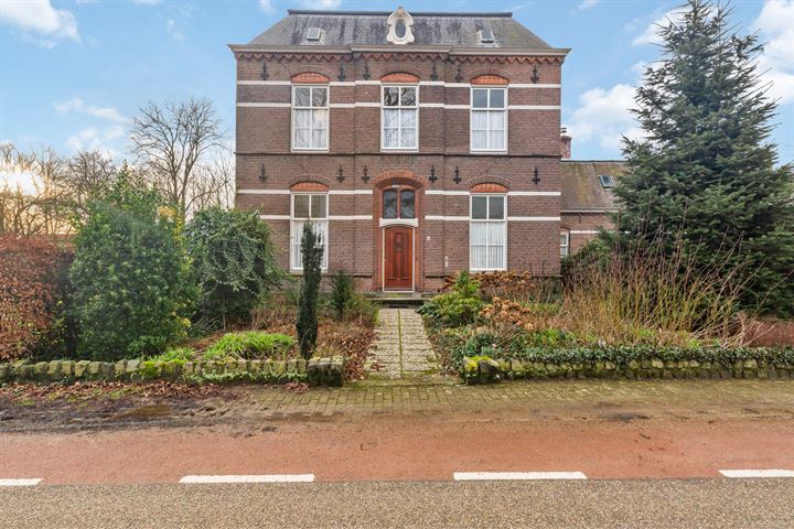 Bekijk foto 36 van Loonsestraat 2