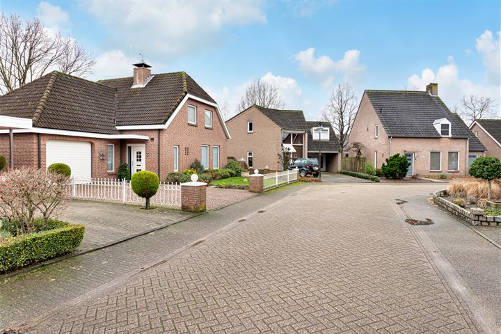 Bekijk foto 45 van Kastanjestraat 15