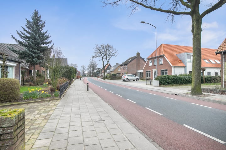 Bekijk foto 56 van Steenheuvelsestraat 51