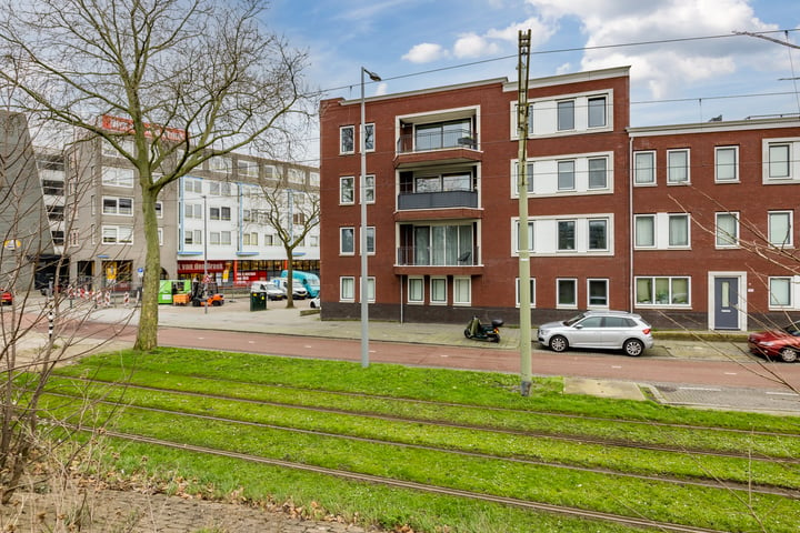 Bekijk foto 2 van Hellevoetstraat 9