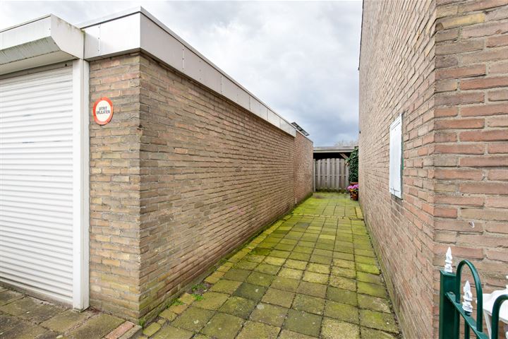 Bekijk foto 34 van Röntgenstraat 15