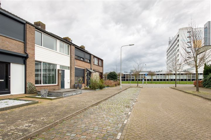 Bekijk foto 38 van Röntgenstraat 15