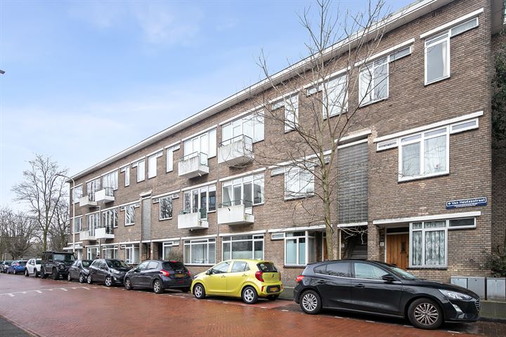 Bekijk foto 4 van Van Heutszstraat 3