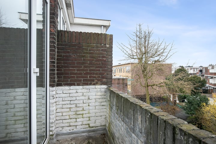 Bekijk foto 19 van Van Heutszstraat 3