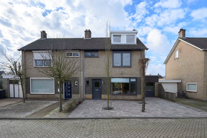 Bekijk foto 3 van Jasmijnstraat 3