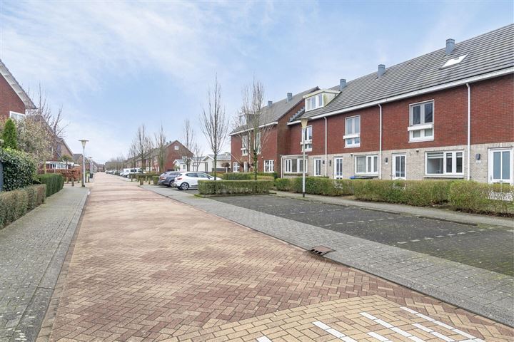 View photo 40 of Nijerwalstraat 105