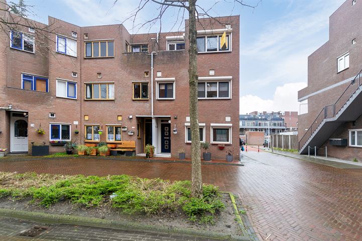 Bekijk foto 31 van D. Losstraat 14