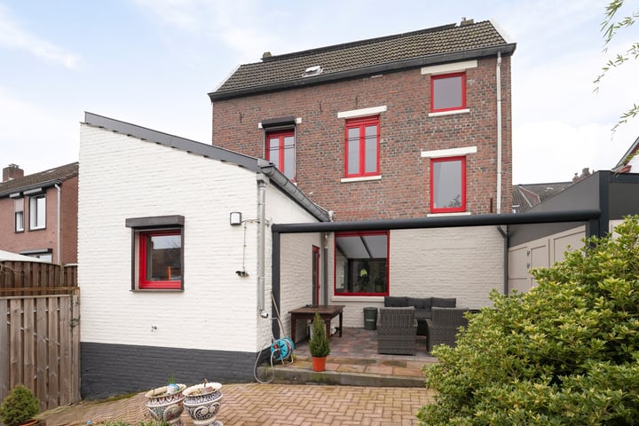 Bekijk foto 34 van Laurastraat 58