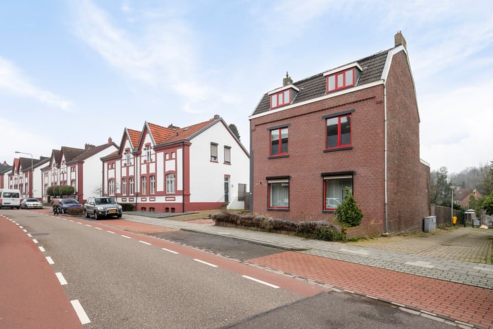 Bekijk foto 49 van Laurastraat 58