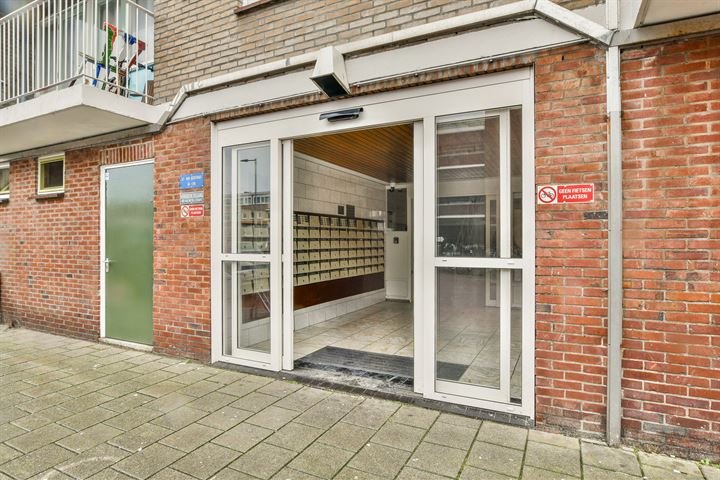 Bekijk foto 4 van S. F. van Ossstraat 108