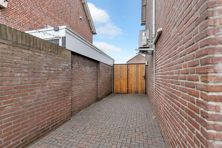 Bekijk foto 39 van Beukehoutstraat 73