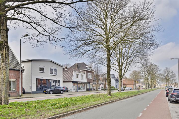 View photo 33 of Gronausestraat 133