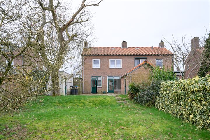 View photo 2 of Harderwijkerweg 172