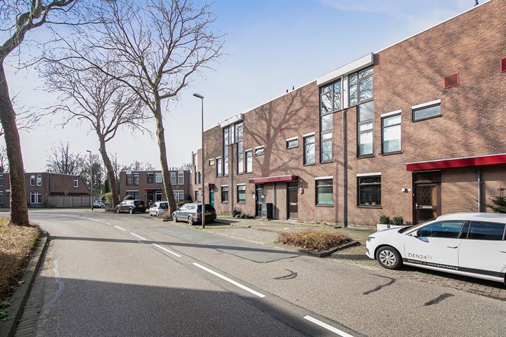 Bekijk foto 39 van Velddreef 111