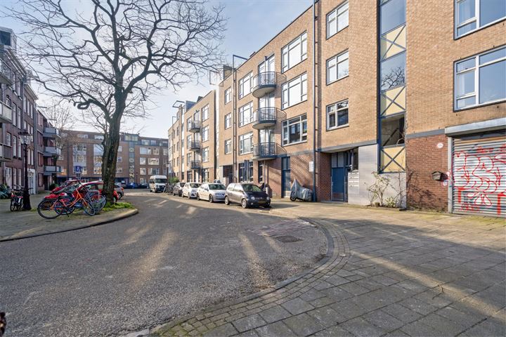 Bekijk foto 32 van Van Swindendwarsstraat 76