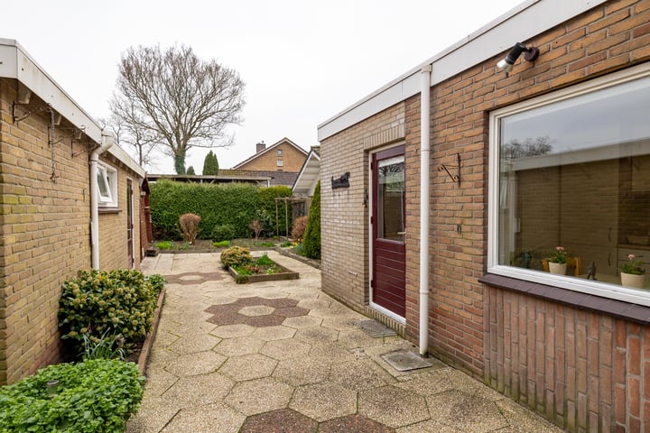 Bekijk foto 38 van van Hogendorpstraat 4