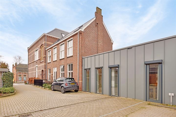 Bekijk foto 10 van Sint Josephstraat 118