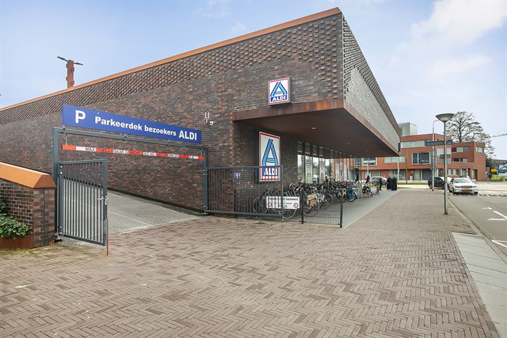 Bekijk foto 35 van Willem Barentszstraat 83