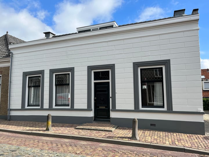 Photo 2 of Tolstraat 8