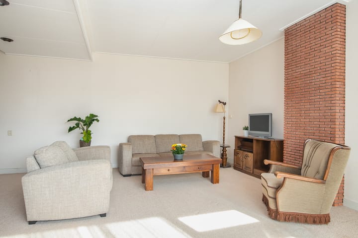 Photo 13 of Tolstraat 8