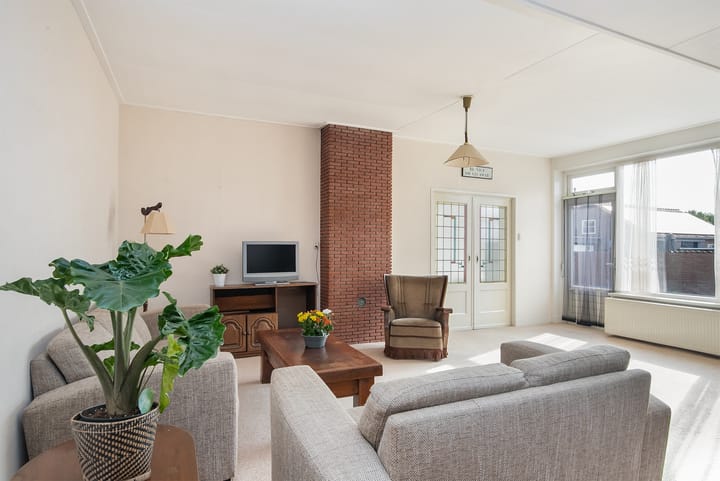 Photo 17 of Tolstraat 8