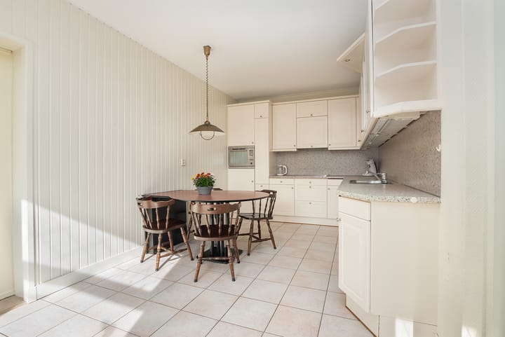 Photo 19 of Tolstraat 8