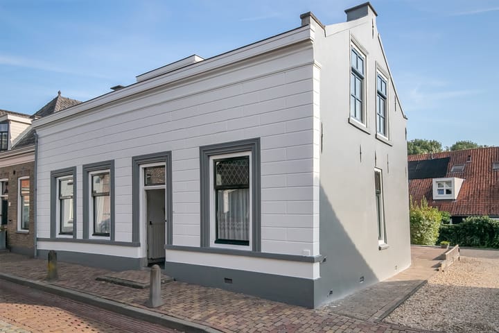 Photo 40 of Tolstraat 8