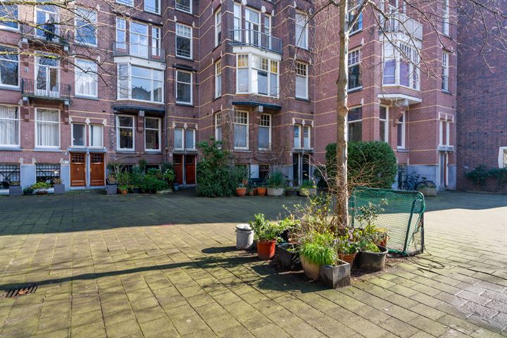 Bekijk foto 3 van Okeghemstraat 19-II