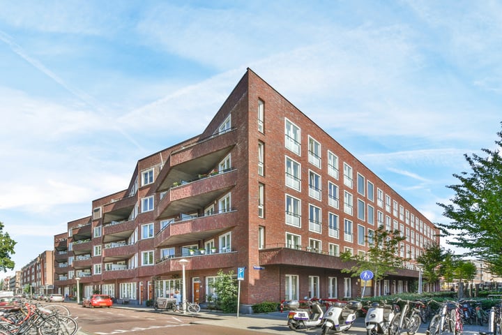 Bekijk foto 1 van Van Kinsbergenstraat 108