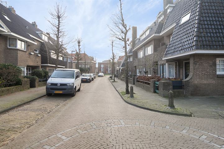 Bekijk foto 42 van Emmastraat 11