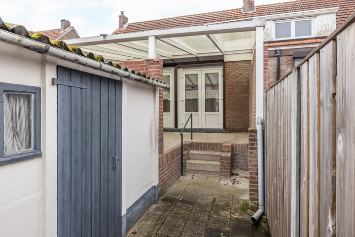 View photo 23 of Akerstraat 47