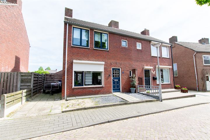 Bekijk foto 2 van Europastraat 32