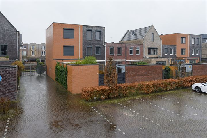 View photo 23 of Piaamstraat 10