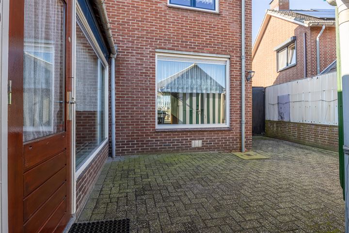 Bekijk foto 30 van Lijsterbesstraat 1