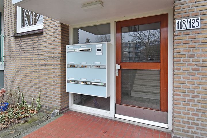 Bekijk foto 3 van van Leeuwenstraat 122