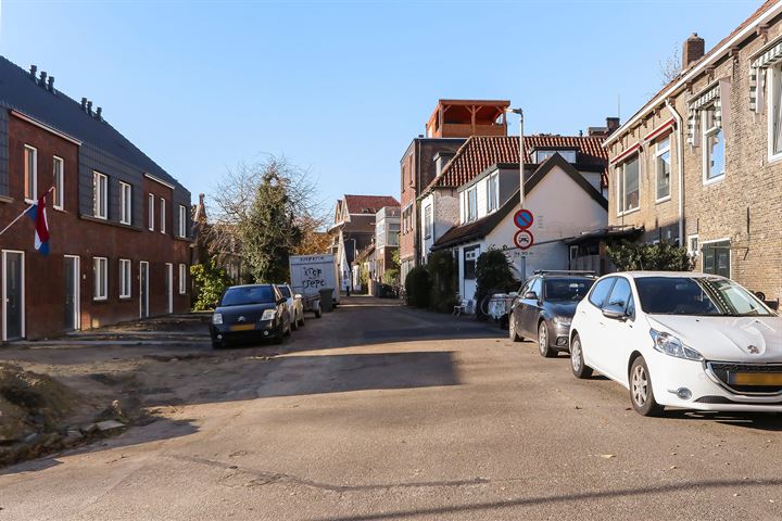 Bekijk foto 30 van Benedenstraat 13