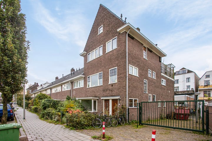 Bekijk foto 33 van C.A. Thiemestraat 26