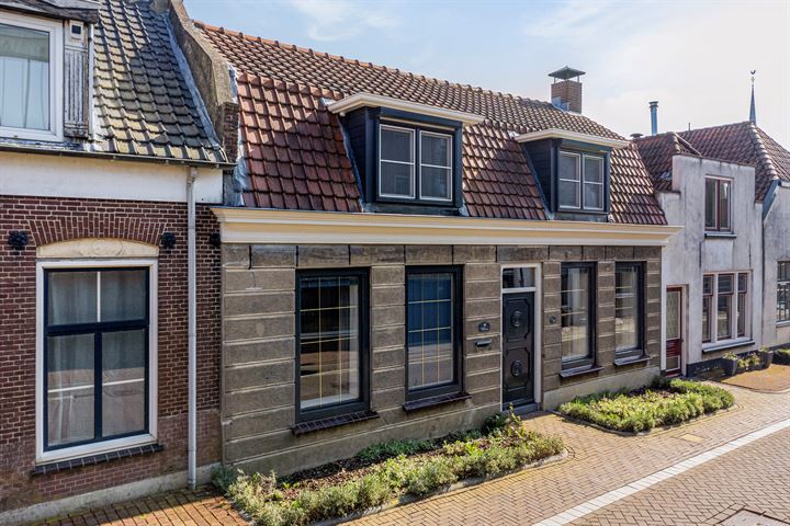 Bekijk foto 1 van Voorstraat 11