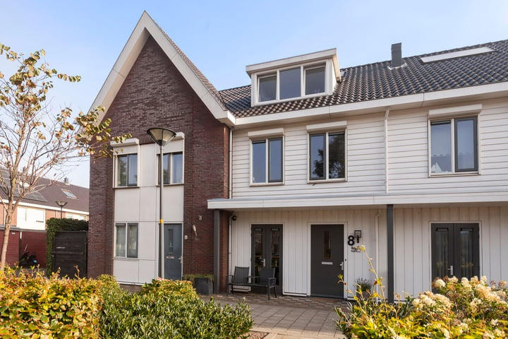 Bekijk foto 36 van Colijnstraat 8