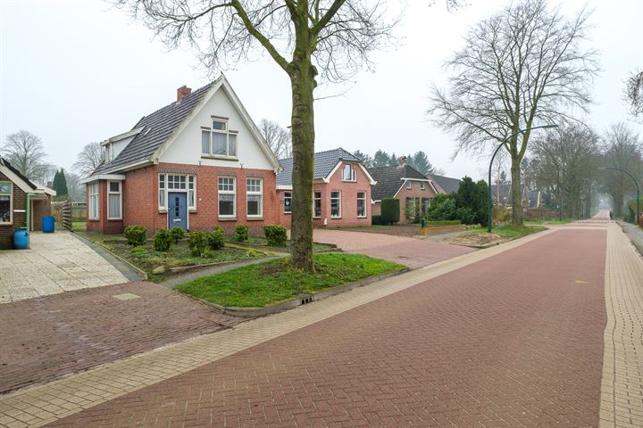 Bekijk foto 1 van Zuidlaarderweg 84