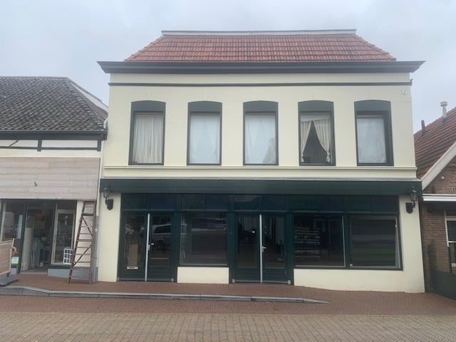 Bekijk foto 1 van Spoorstraat 6