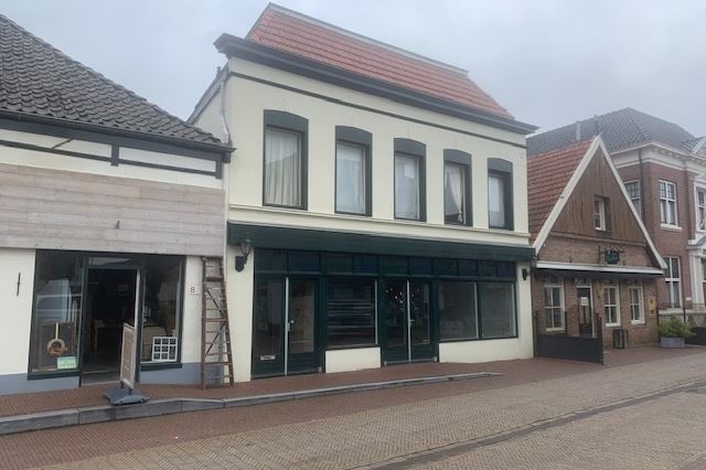 Bekijk foto 2 van Spoorstraat 6