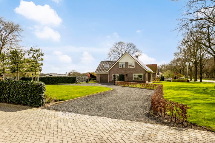 Bekijk foto 1 van Kanaaldijk 11