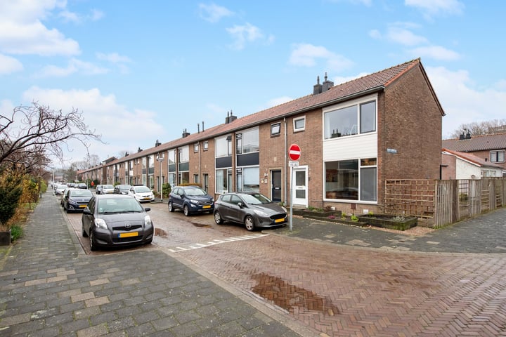 Bekijk foto 29 van Prof. Oudemansstraat 8