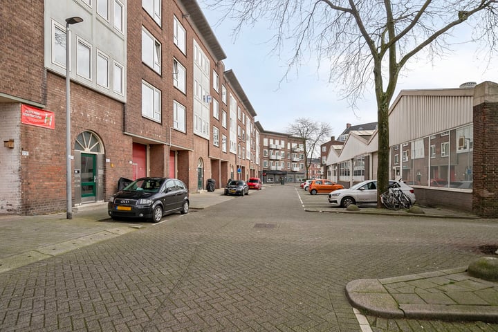 Bekijk foto 19 van Van Oestendestraat 17-C