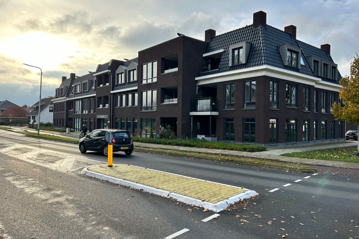 Bekijk foto 1 van Lohuisstraat 2-C