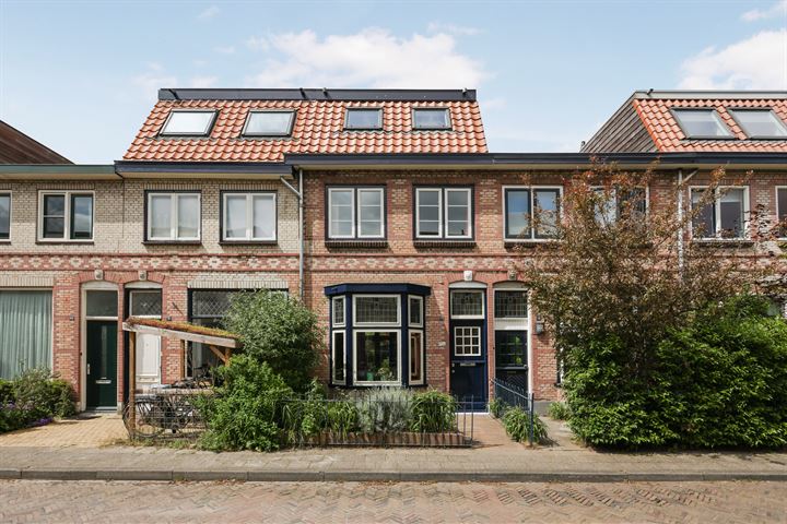 Bekijk foto 1 van Aldegondestraat 72