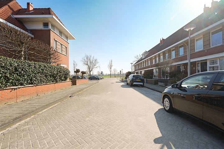 Bekijk foto 12 van Linnaeusstraat 15