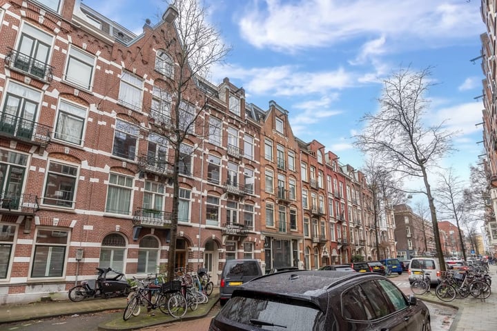 View photo 2 of Derde Helmersstraat 41-B