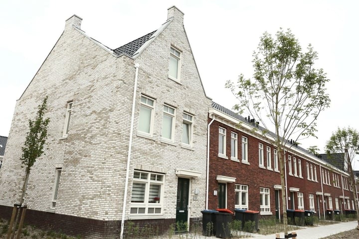 View photo 2 of Het Hof van Uithoorn